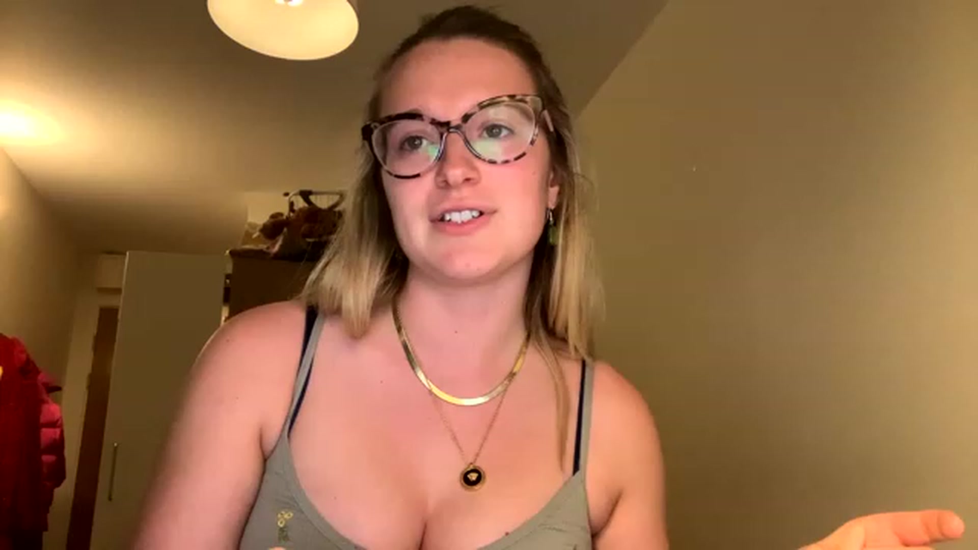Gallery image thumbnail from CollegeRosiee's myfreecams stream on, 11/14/2022, 23:15 image 11 of 20