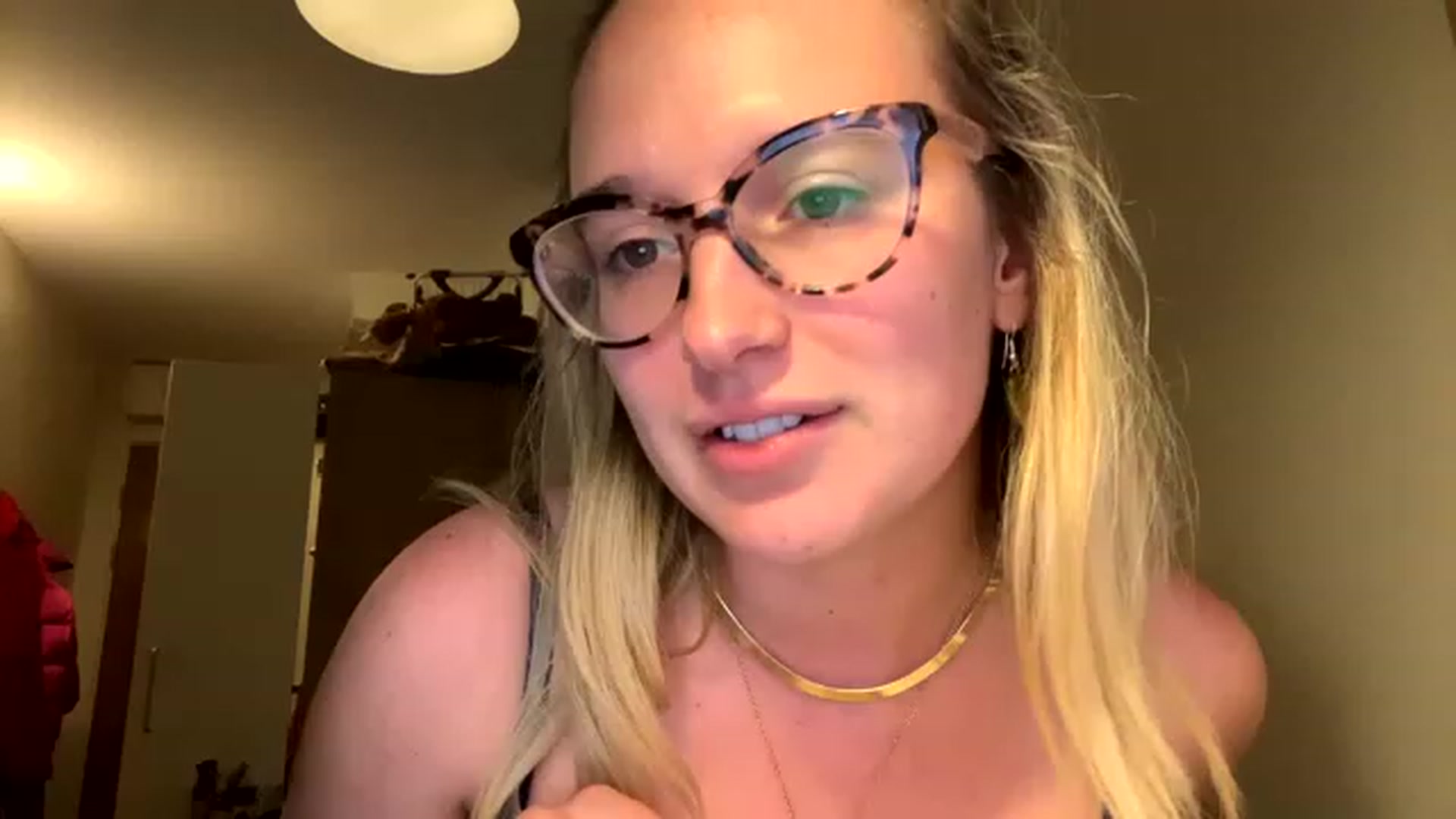 Gallery image thumbnail from CollegeRosiee's myfreecams stream on, 11/14/2022, 23:15 image 17 of 20