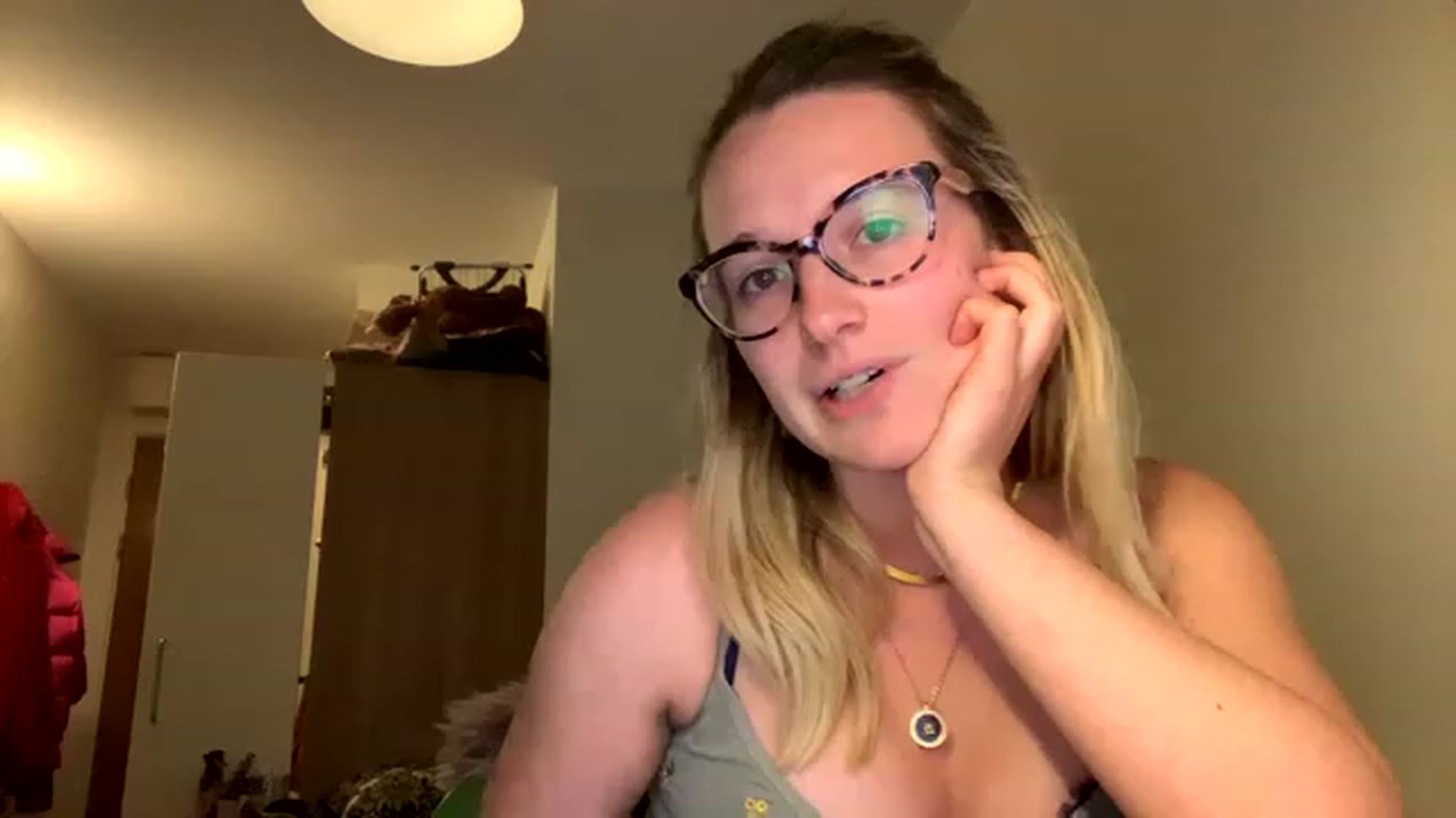 Gallery image thumbnail from CollegeRosiee's myfreecams stream on, 11/14/2022, 23:15 image 15 of 20