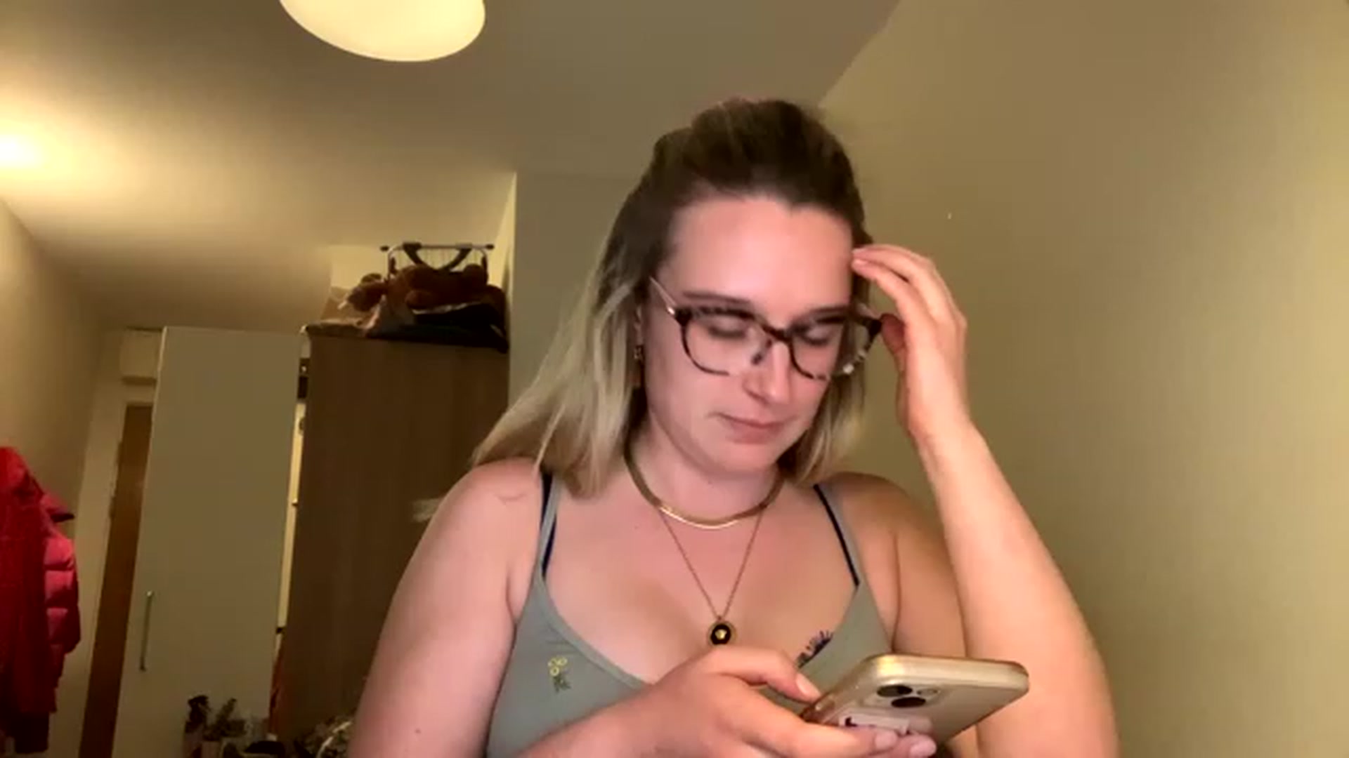 Gallery image thumbnail from CollegeRosiee's myfreecams stream on, 11/14/2022, 23:15 image 16 of 20