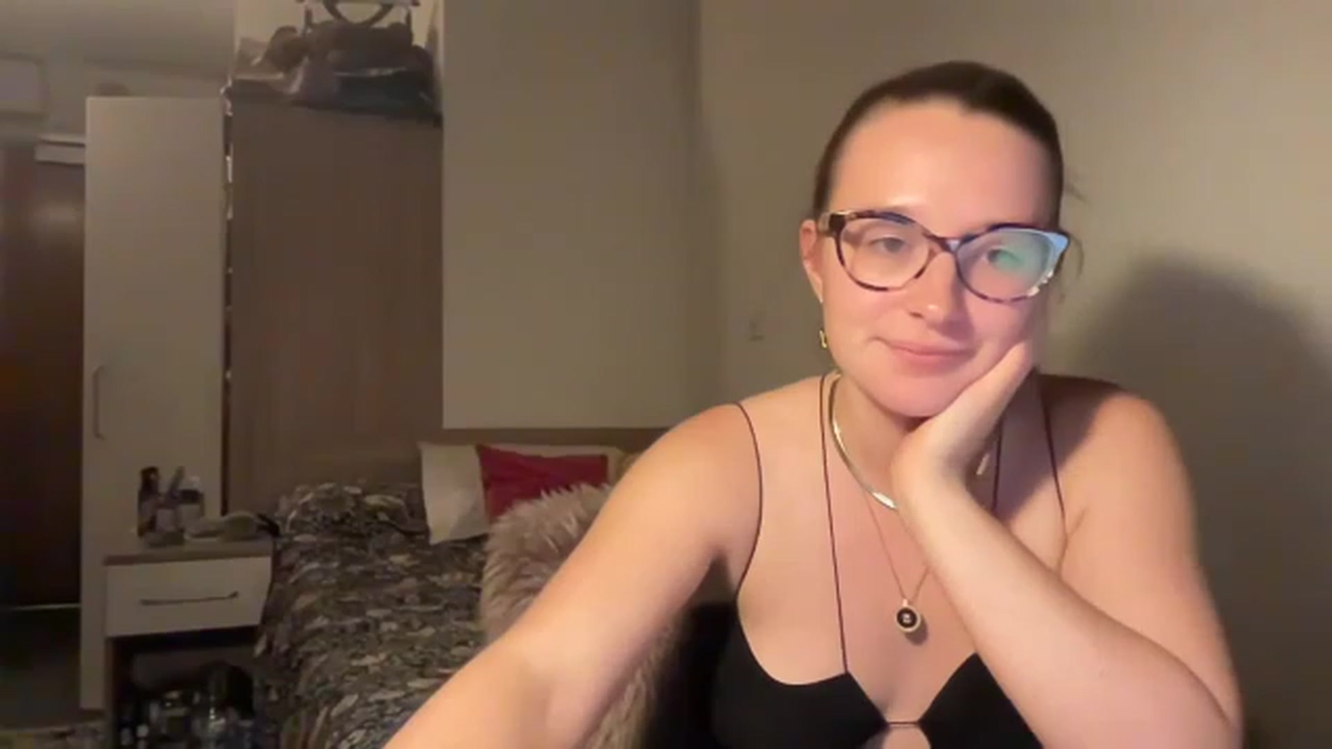 Gallery image thumbnail from CollegeRosiee's myfreecams stream on, 11/17/2022, 09:59 image 8 of 20