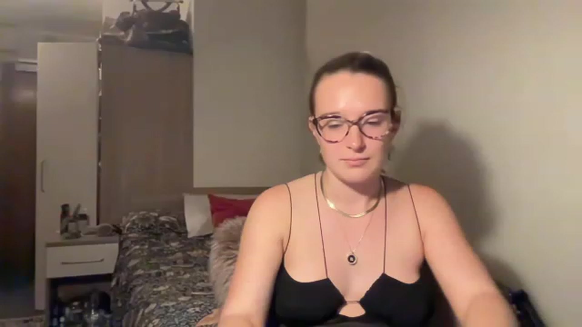 Gallery image thumbnail from CollegeRosiee's myfreecams stream on, 11/17/2022, 09:59 image 17 of 20