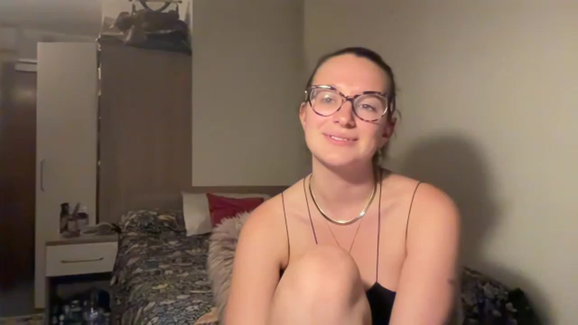 Gallery image thumbnail from CollegeRosiee's myfreecams stream on, 11/17/2022, 09:59 image 16 of 20