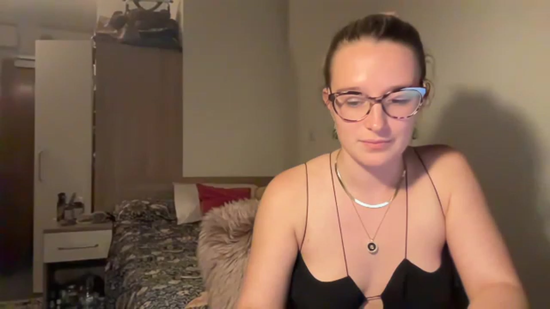 Gallery image thumbnail from CollegeRosiee's myfreecams stream on, 11/17/2022, 09:59 image 10 of 20