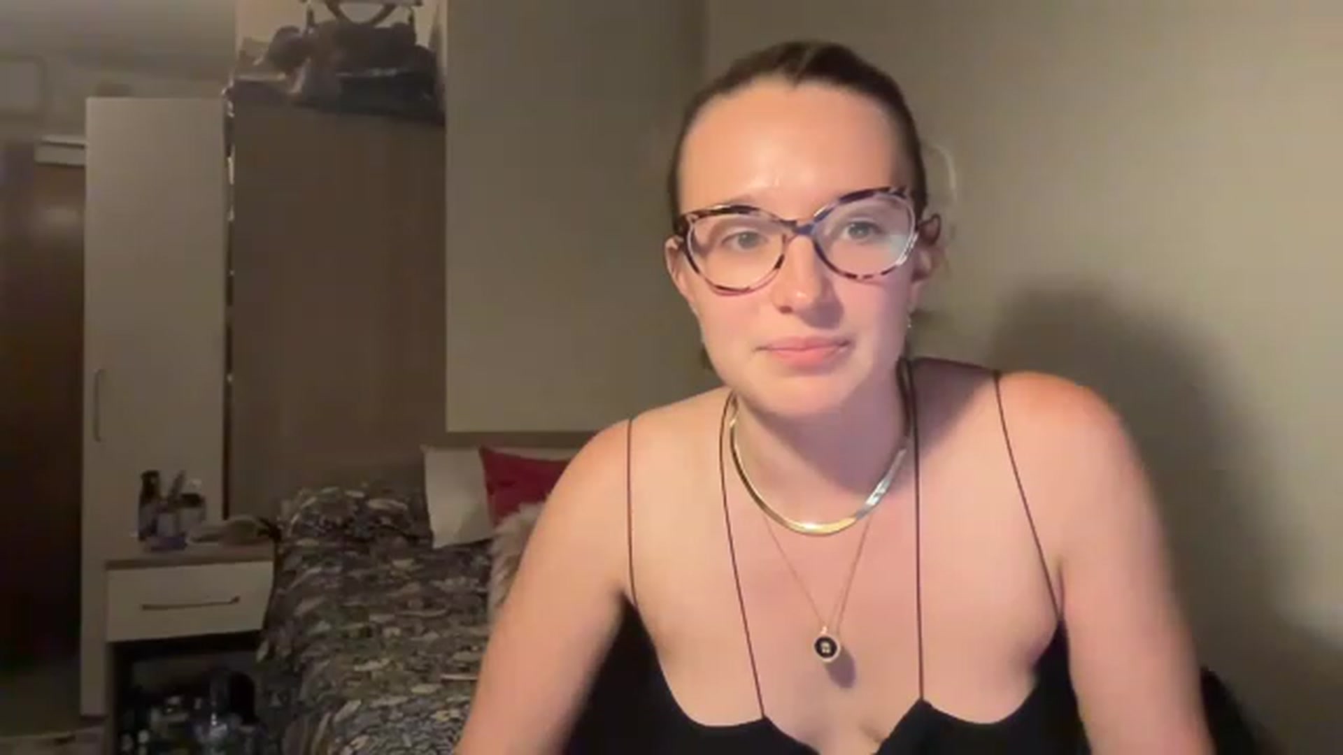 Gallery image thumbnail from CollegeRosiee's myfreecams stream on, 11/17/2022, 09:59 image 7 of 20
