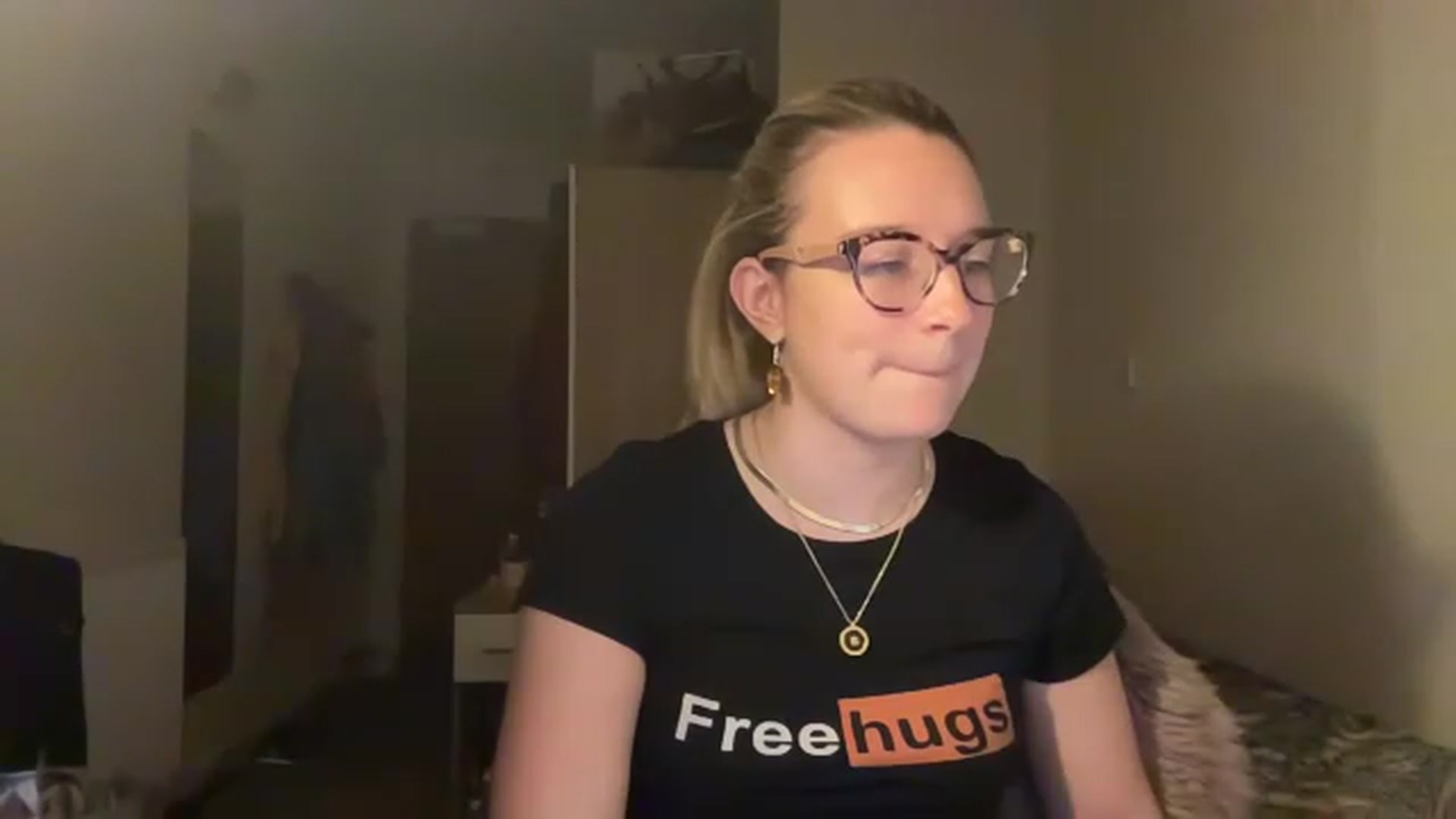Gallery image thumbnail from CollegeRosiee's myfreecams stream on, 11/20/2022, 23:06 image 17 of 20