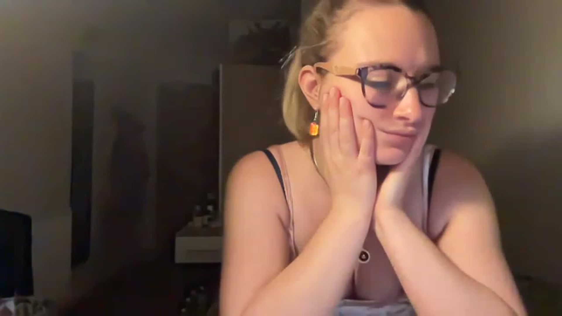 Gallery image thumbnail from CollegeRosiee's myfreecams stream on, 11/20/2022, 23:06 image 20 of 20