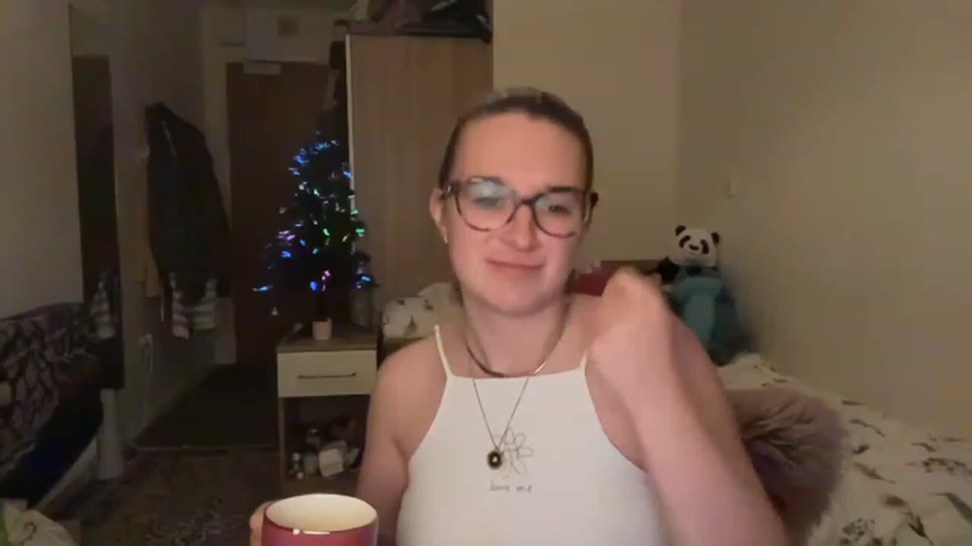 Gallery image thumbnail from CollegeRosiee's myfreecams stream on, 12/05/2022, 22:37 image 8 of 20