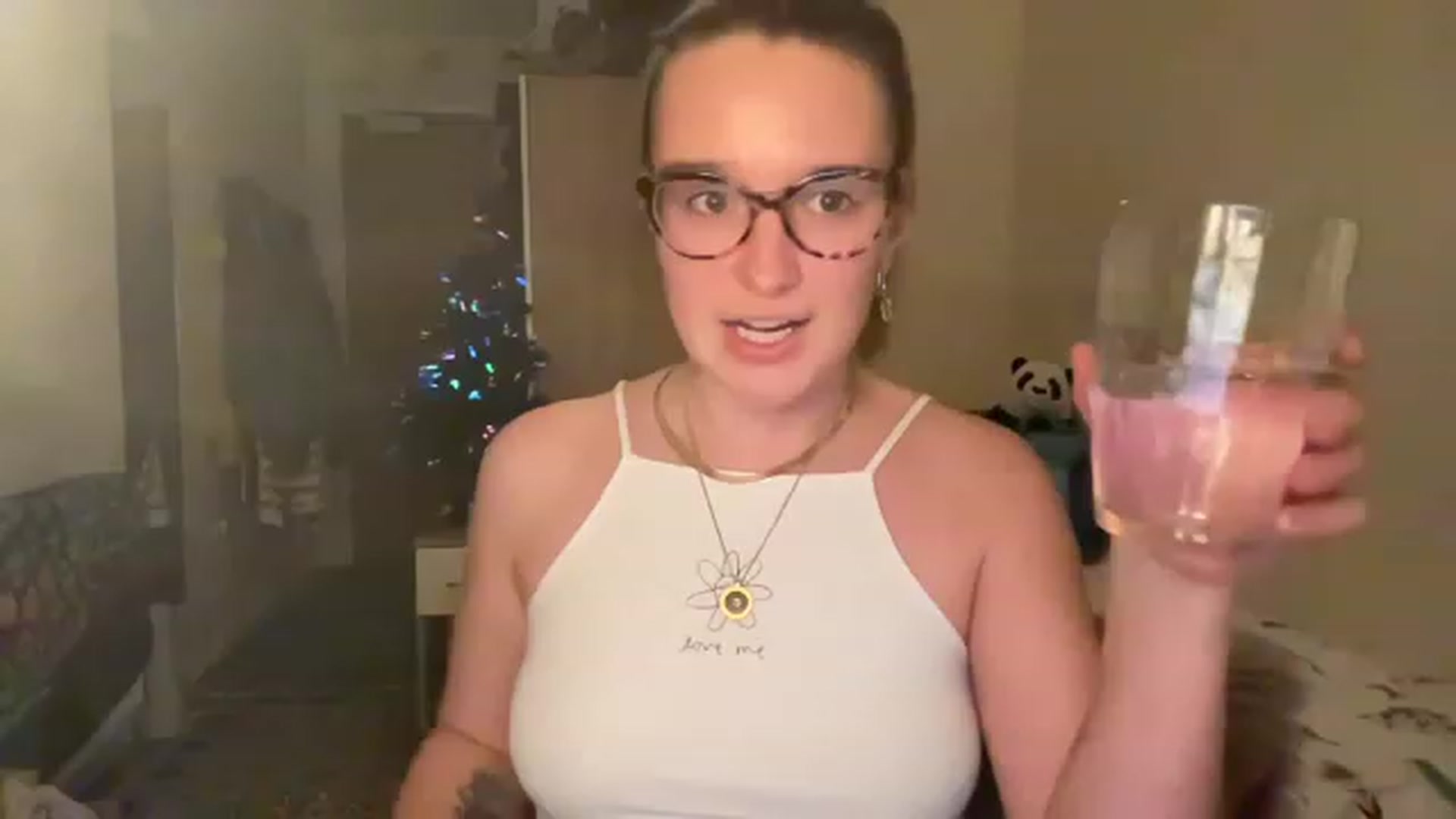 Gallery image thumbnail from CollegeRosiee's myfreecams stream on, 12/05/2022, 22:37 image 2 of 20
