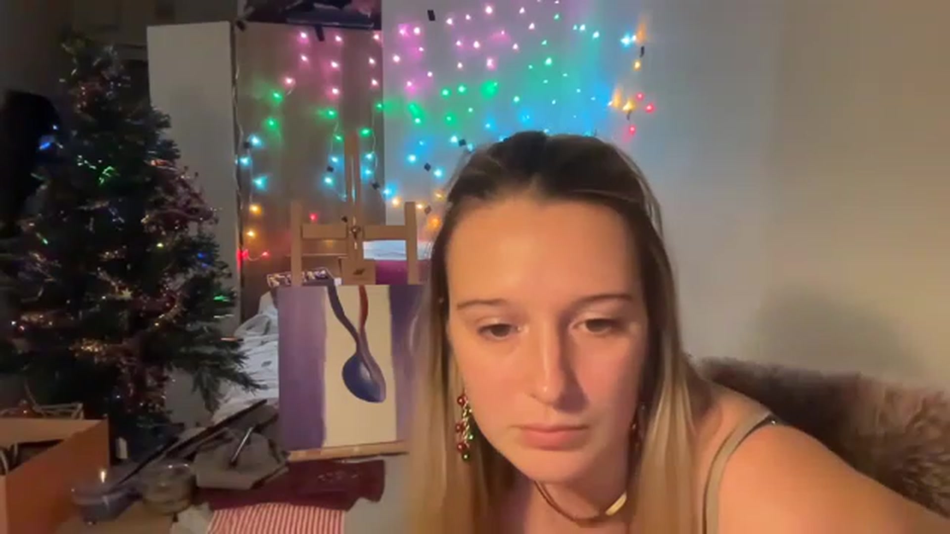 Gallery image thumbnail from CollegeRosiee's myfreecams stream on, 12/17/2022, 02:56 image 12 of 20