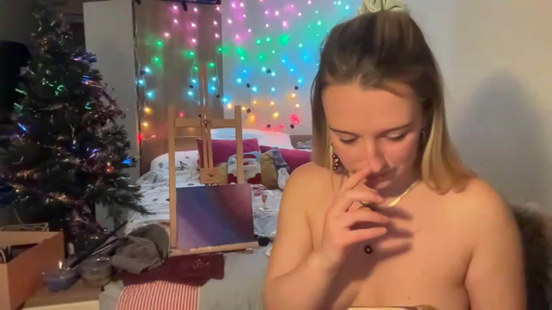 Gallery image thumbnail from CollegeRosiee's myfreecams stream on, 12/17/2022, 02:56 image 17 of 20