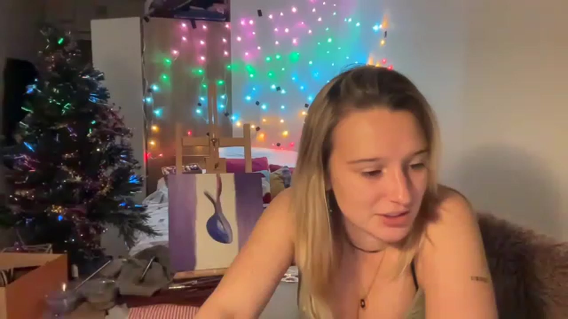 Gallery image thumbnail from CollegeRosiee's myfreecams stream on, 12/17/2022, 02:56 image 5 of 20