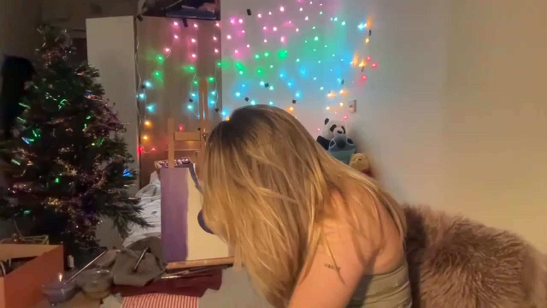 Gallery image thumbnail from CollegeRosiee's myfreecams stream on, 12/17/2022, 02:56 image 7 of 20