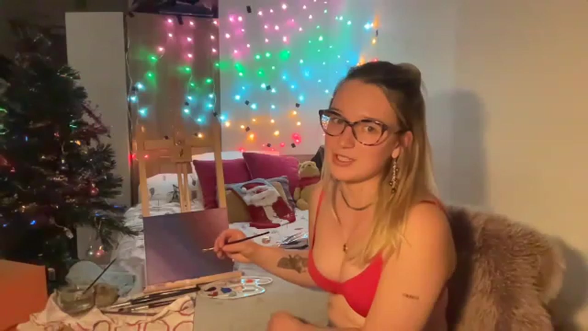 Gallery image thumbnail from CollegeRosiee's myfreecams stream on, 12/17/2022, 23:47 image 6 of 20