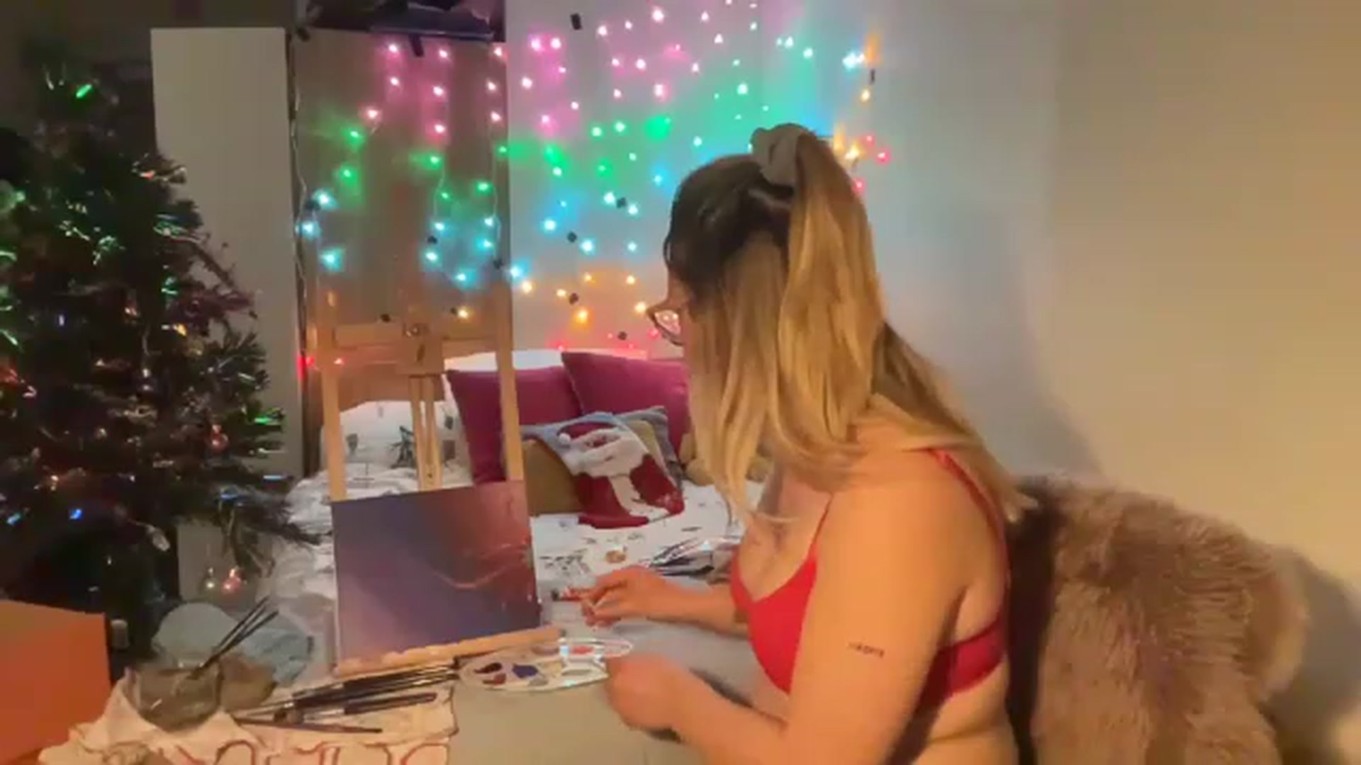 Gallery image thumbnail from CollegeRosiee's myfreecams stream on, 12/17/2022, 23:47 image 12 of 20
