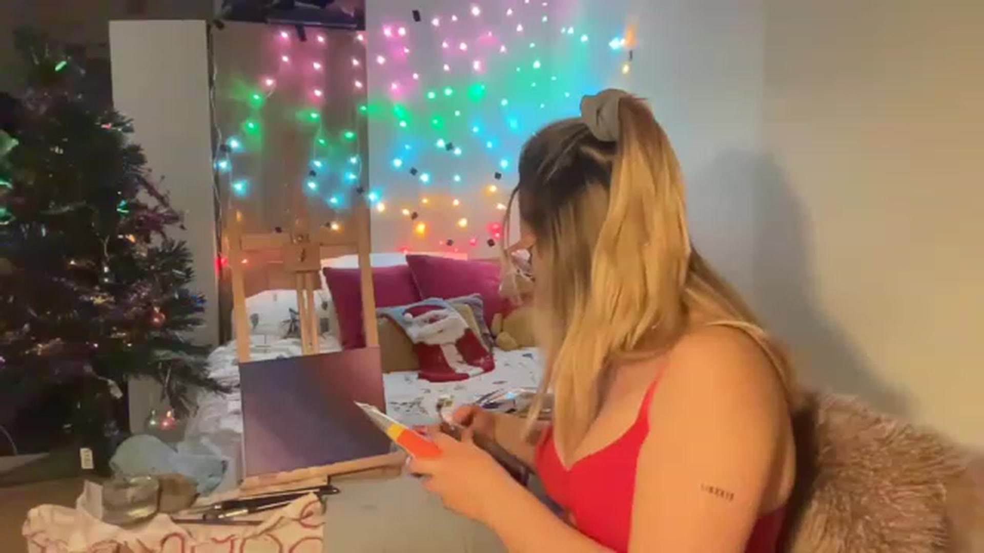 Gallery image thumbnail from CollegeRosiee's myfreecams stream on, 12/17/2022, 23:47 image 3 of 20