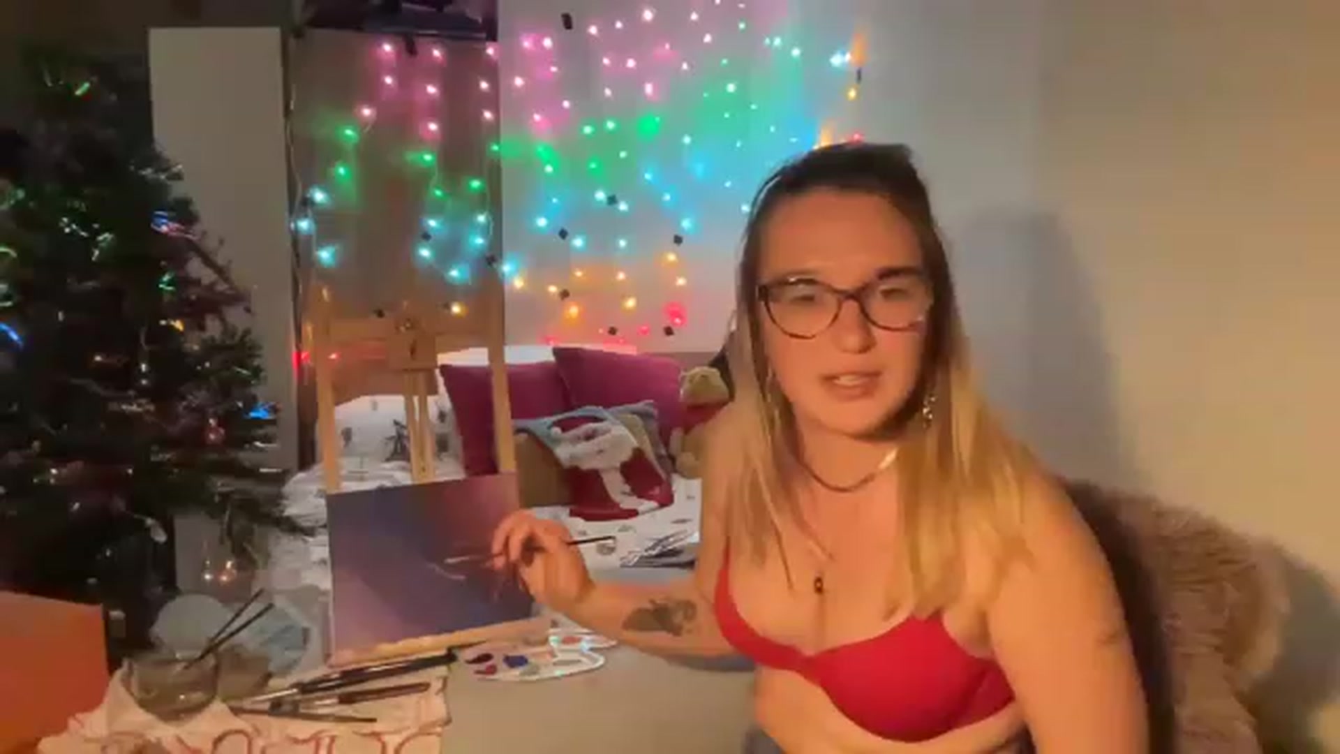 Gallery image thumbnail from CollegeRosiee's myfreecams stream on, 12/17/2022, 23:47 image 9 of 20