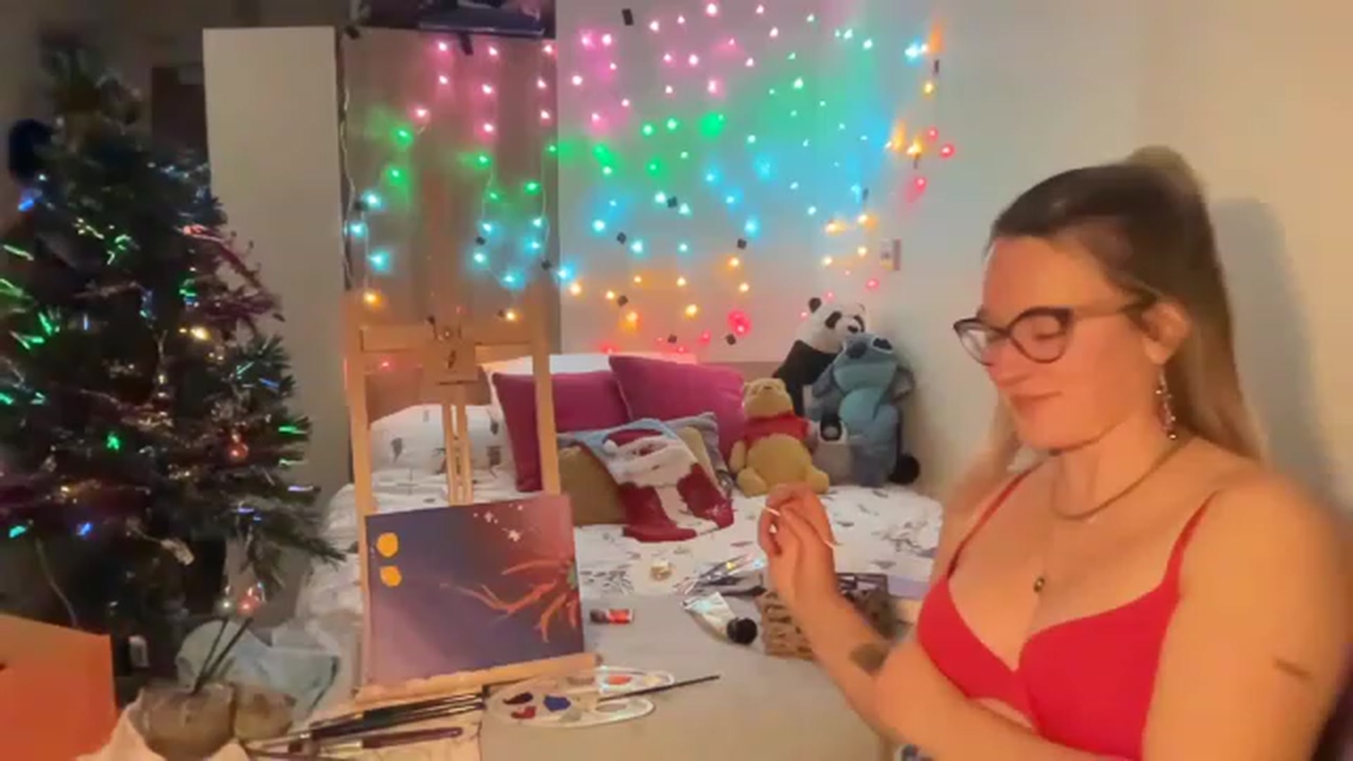 Gallery image thumbnail from CollegeRosiee's myfreecams stream on, 12/18/2022, 24:46 image 2 of 20