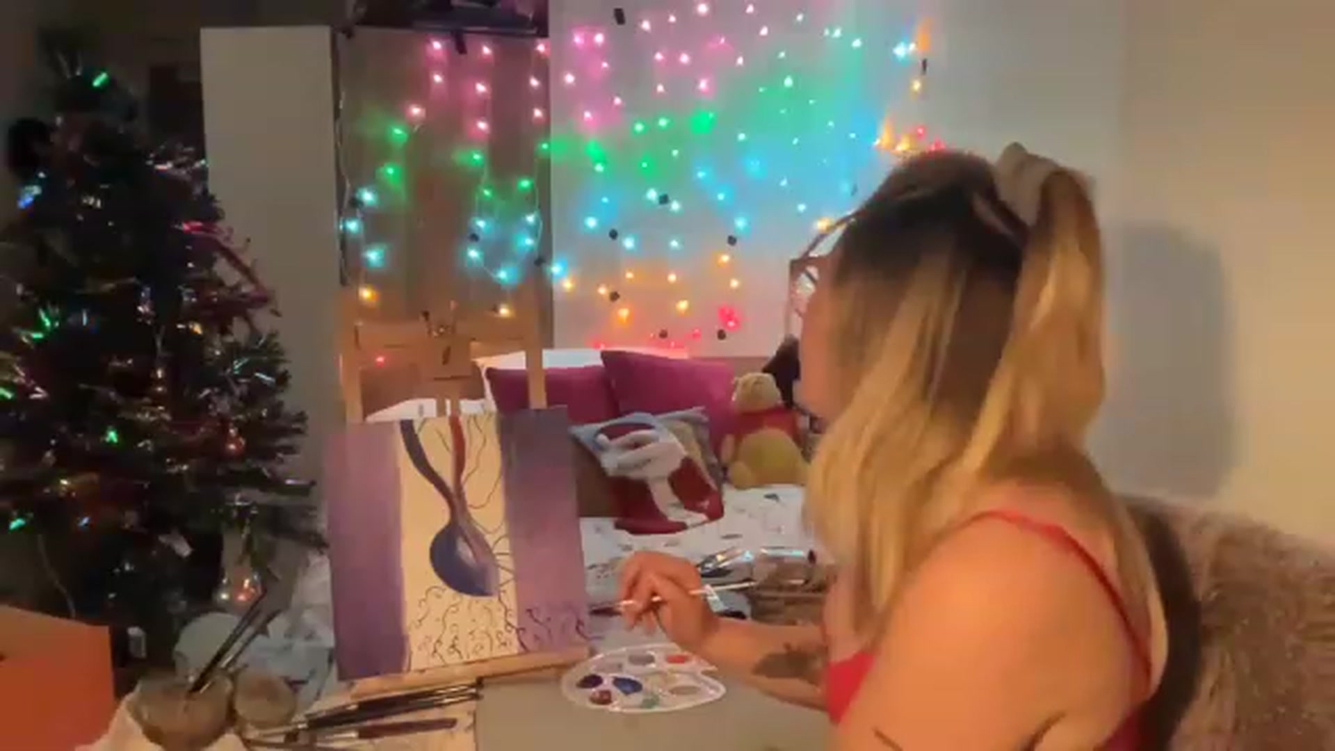 Gallery image thumbnail from CollegeRosiee's myfreecams stream on, 12/18/2022, 24:46 image 19 of 20