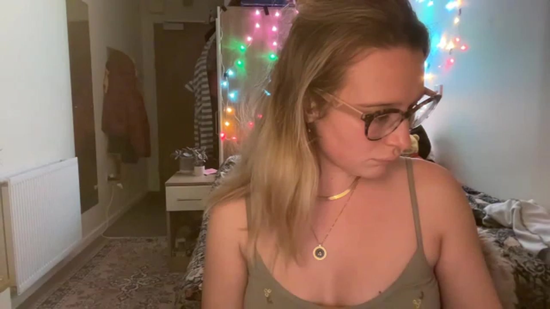 Gallery image thumbnail from CollegeRosiee's myfreecams stream on, 01/09/2023, 22:52 image 15 of 20