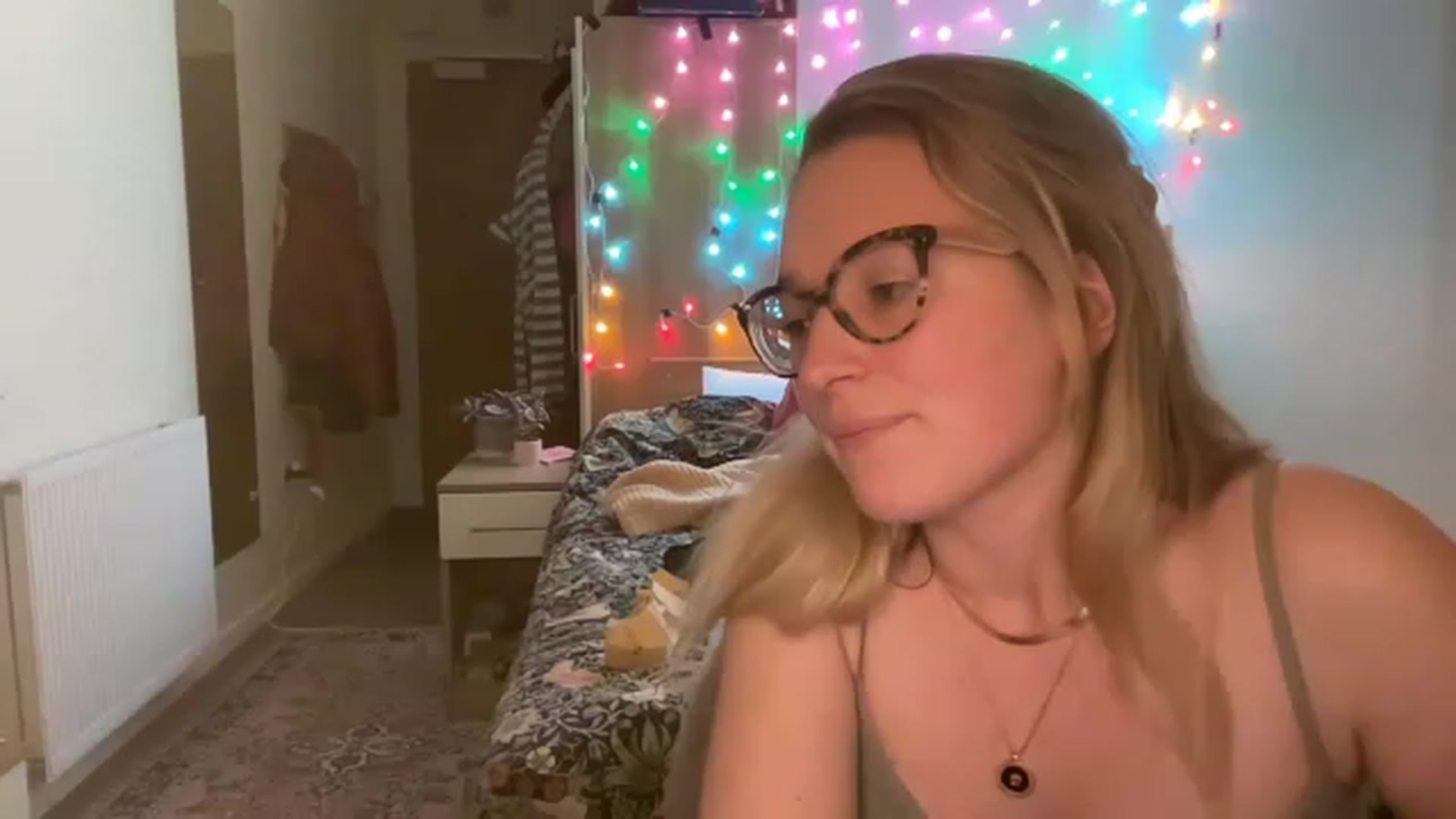 Gallery image thumbnail from CollegeRosiee's myfreecams stream on, 01/09/2023, 22:52 image 19 of 20
