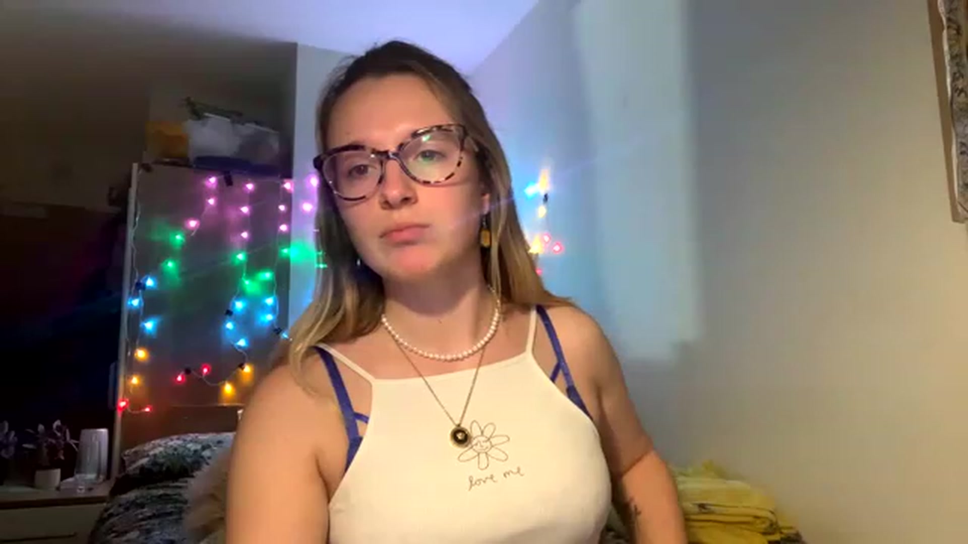 Gallery image thumbnail from CollegeRosiee's myfreecams stream on, 01/30/2023, 20:34 image 5 of 20