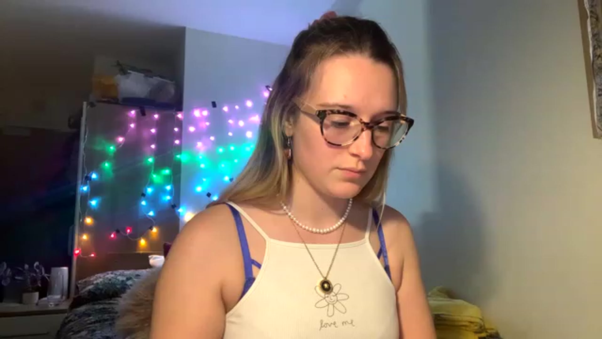 Gallery image thumbnail from CollegeRosiee's myfreecams stream on, 01/30/2023, 20:34 image 6 of 20