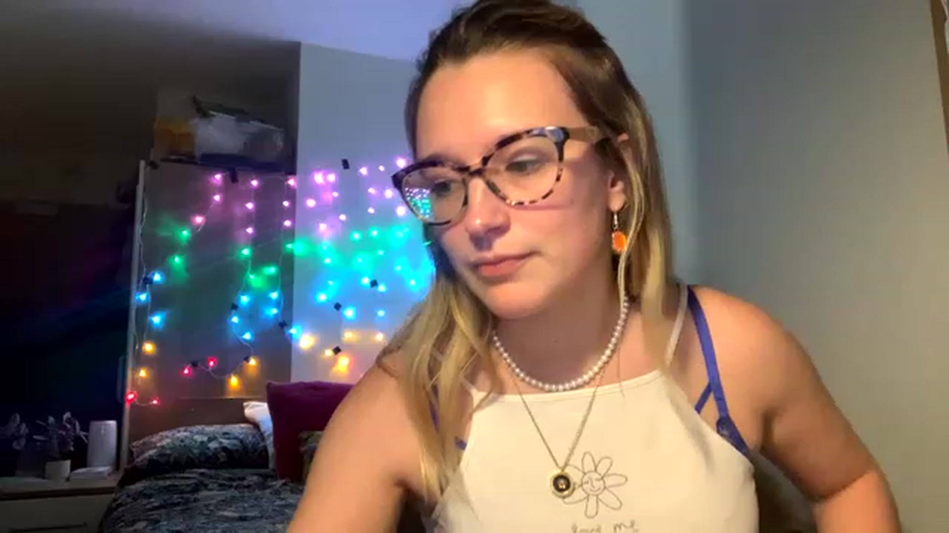 Gallery image thumbnail from CollegeRosiee's myfreecams stream on, 01/30/2023, 20:34 image 19 of 20