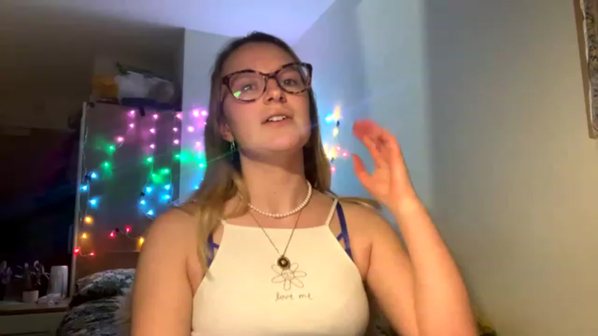 Gallery image thumbnail from CollegeRosiee's myfreecams stream on, 01/30/2023, 20:34 image 1 of 20