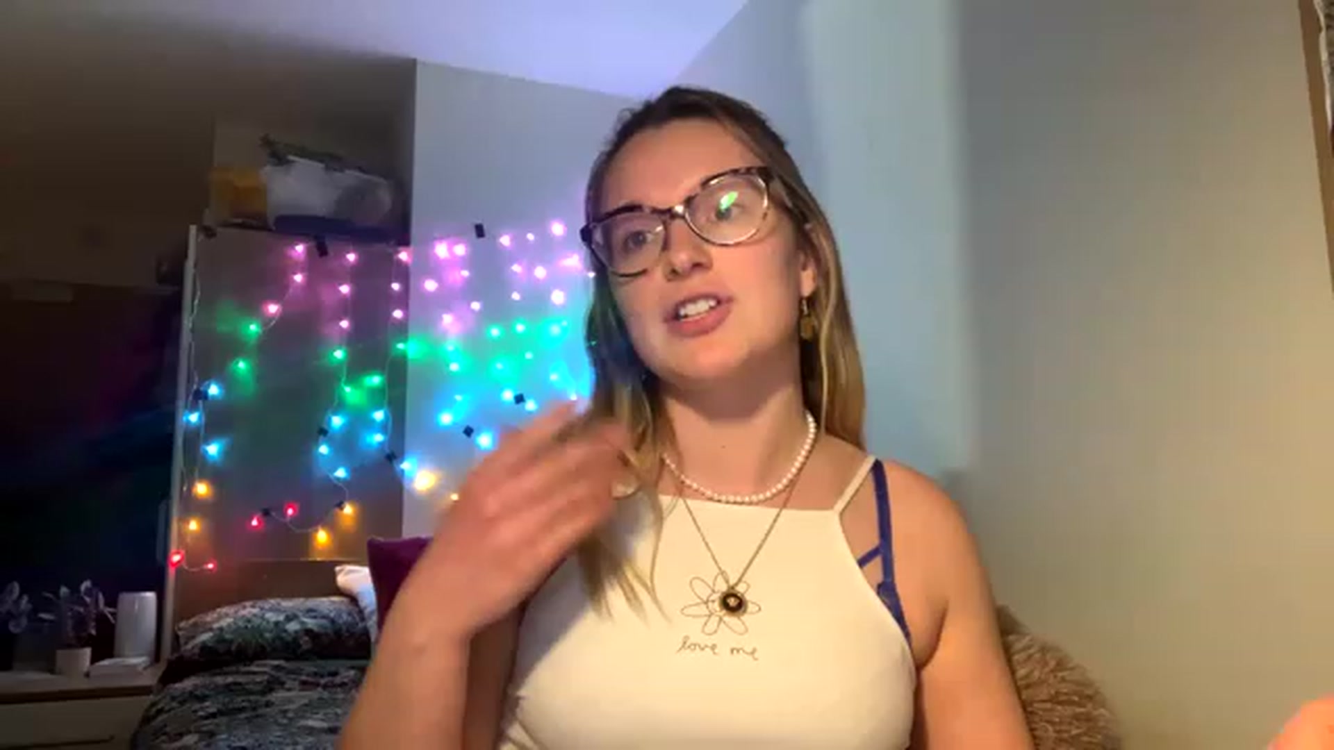 Gallery image thumbnail from CollegeRosiee's myfreecams stream on, 01/30/2023, 20:34 image 17 of 20