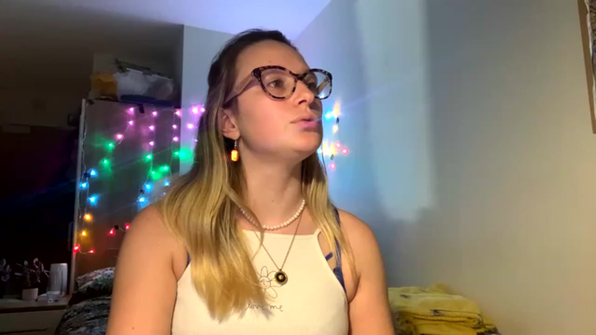 Gallery image thumbnail from CollegeRosiee's myfreecams stream on, 01/30/2023, 20:34 image 14 of 20