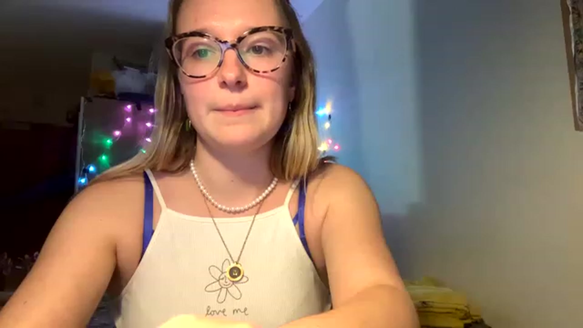 Gallery image thumbnail from CollegeRosiee's myfreecams stream on, 01/30/2023, 20:34 image 2 of 20