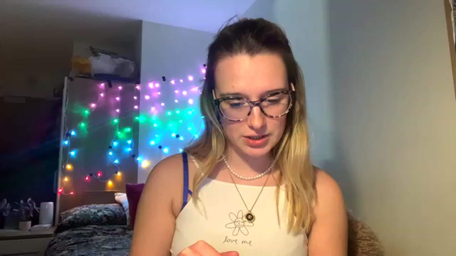 Gallery image thumbnail from CollegeRosiee's myfreecams stream on, 01/30/2023, 20:34 image 18 of 20