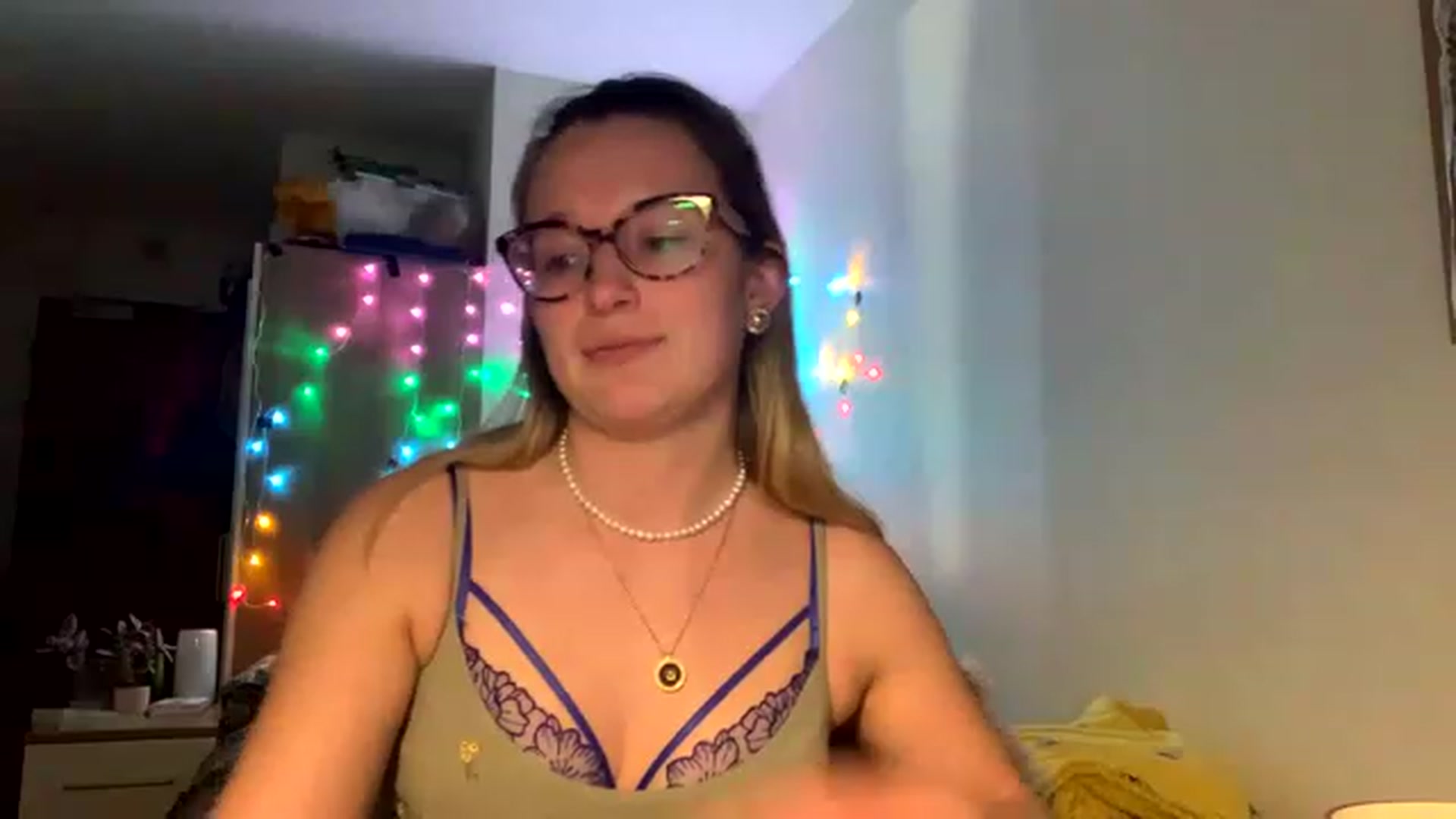 Gallery image thumbnail from CollegeRosiee's myfreecams stream on, 02/01/2023, 21:06 image 4 of 20