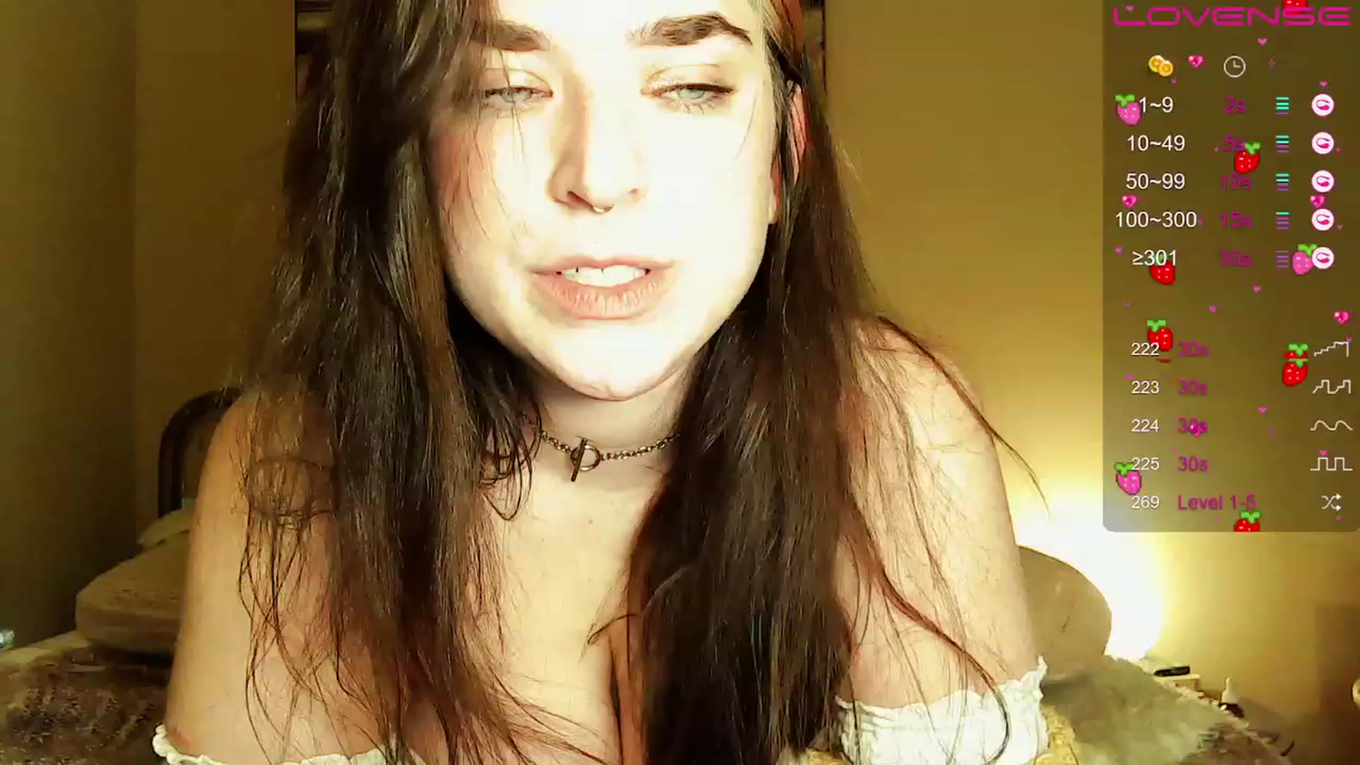 Gallery image thumbnail from ComradeMimi's myfreecams stream on, 12/25/2022, 10:52 image 7 of 20