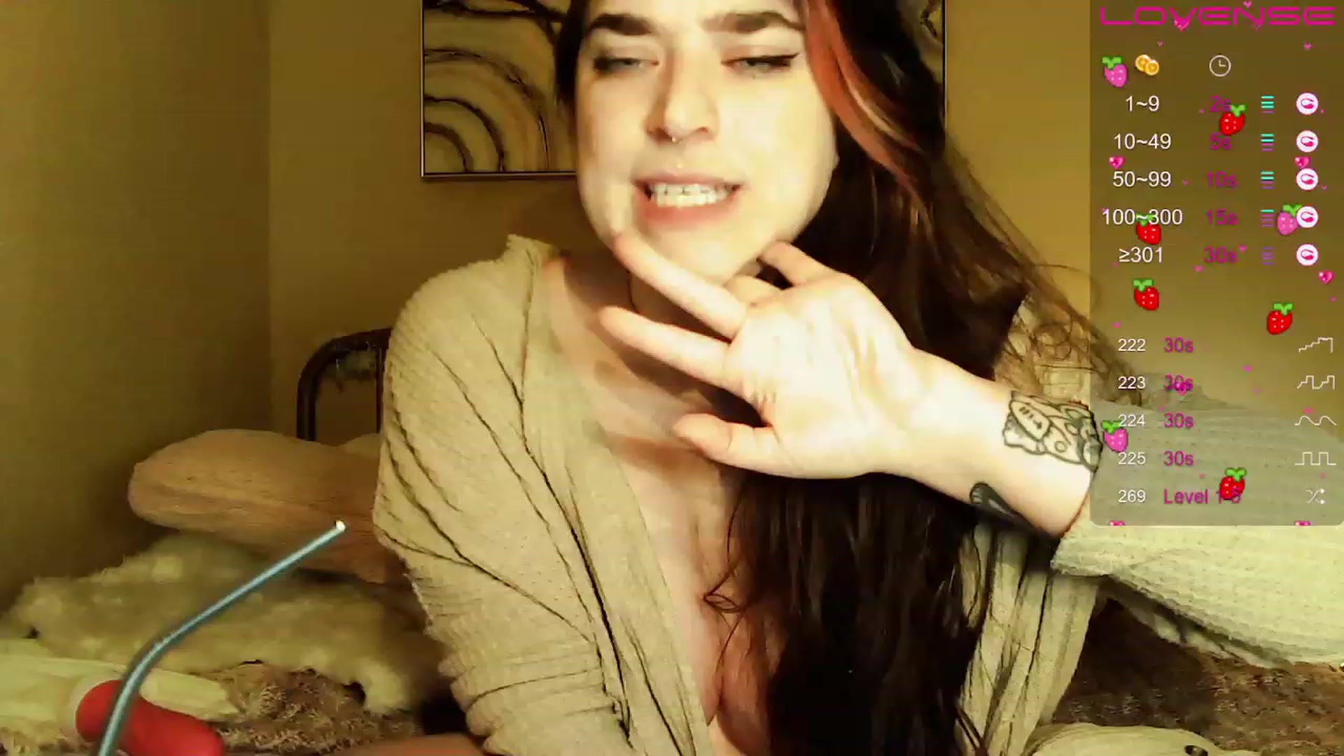 Gallery image thumbnail from ComradeMimi's myfreecams stream on, 01/03/2023, 10:27 image 5 of 20