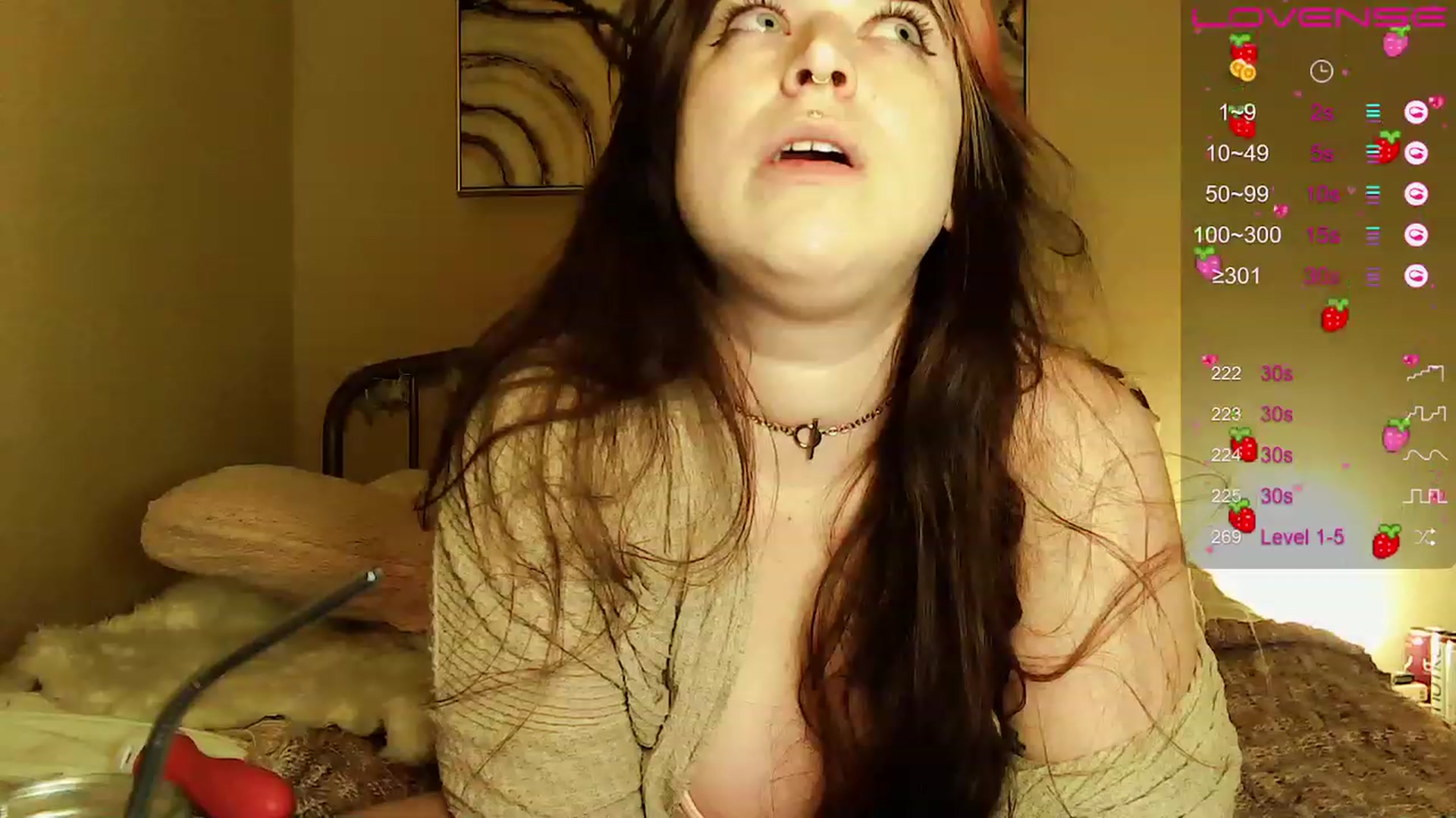 Gallery image thumbnail from ComradeMimi's myfreecams stream on, 01/03/2023, 10:27 image 12 of 20