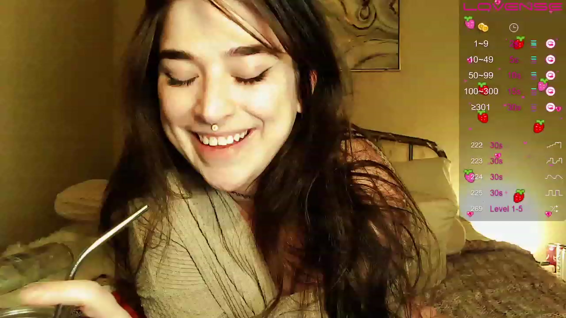 Gallery image thumbnail from ComradeMimi's myfreecams stream on, 01/03/2023, 11:26 image 11 of 20