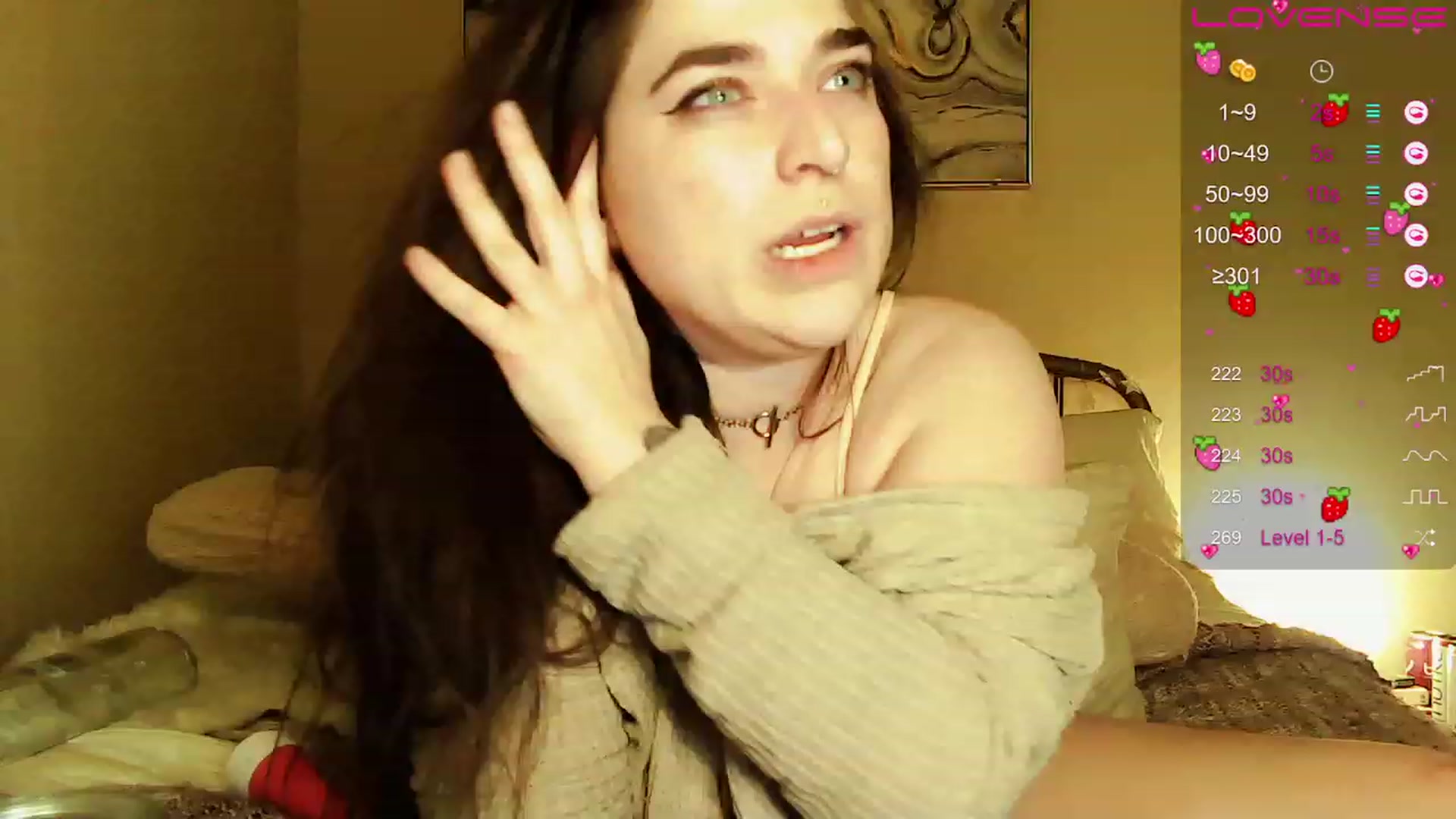 Gallery image thumbnail from ComradeMimi's myfreecams stream on, 01/03/2023, 11:26 image 3 of 20