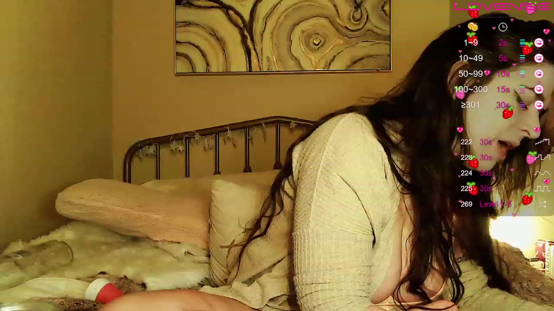 Gallery image thumbnail from ComradeMimi's myfreecams stream on, 01/03/2023, 11:26 image 8 of 20