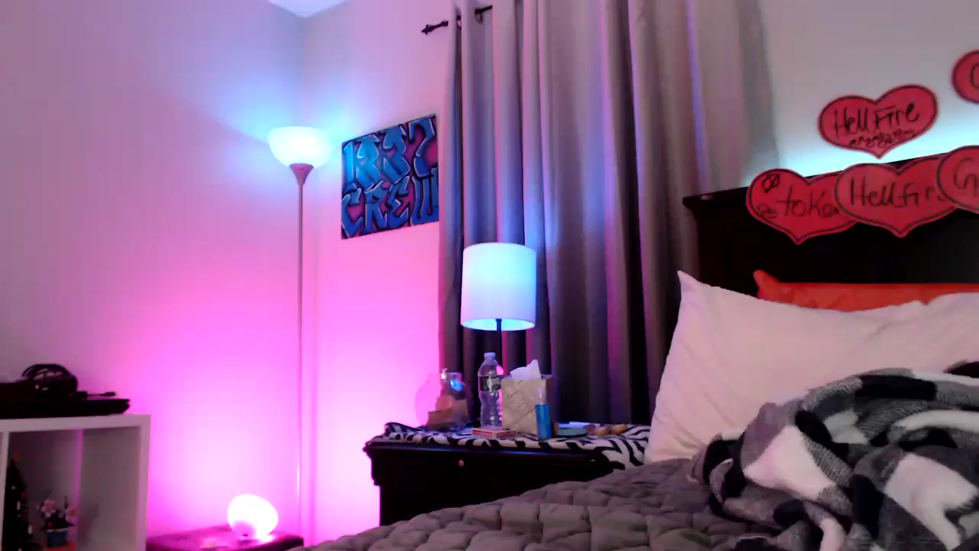 Gallery image thumbnail from CookieCapone's myfreecams stream on, 02/20/2026, 07:05 image 17 of 20
