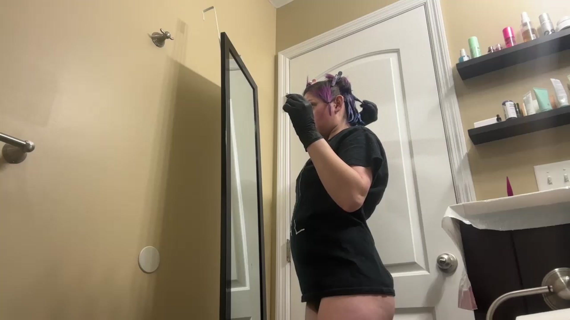 Gallery image thumbnail from CookieCapone's myfreecams stream on, 04/10/2026, 08:14 image 7 of 20