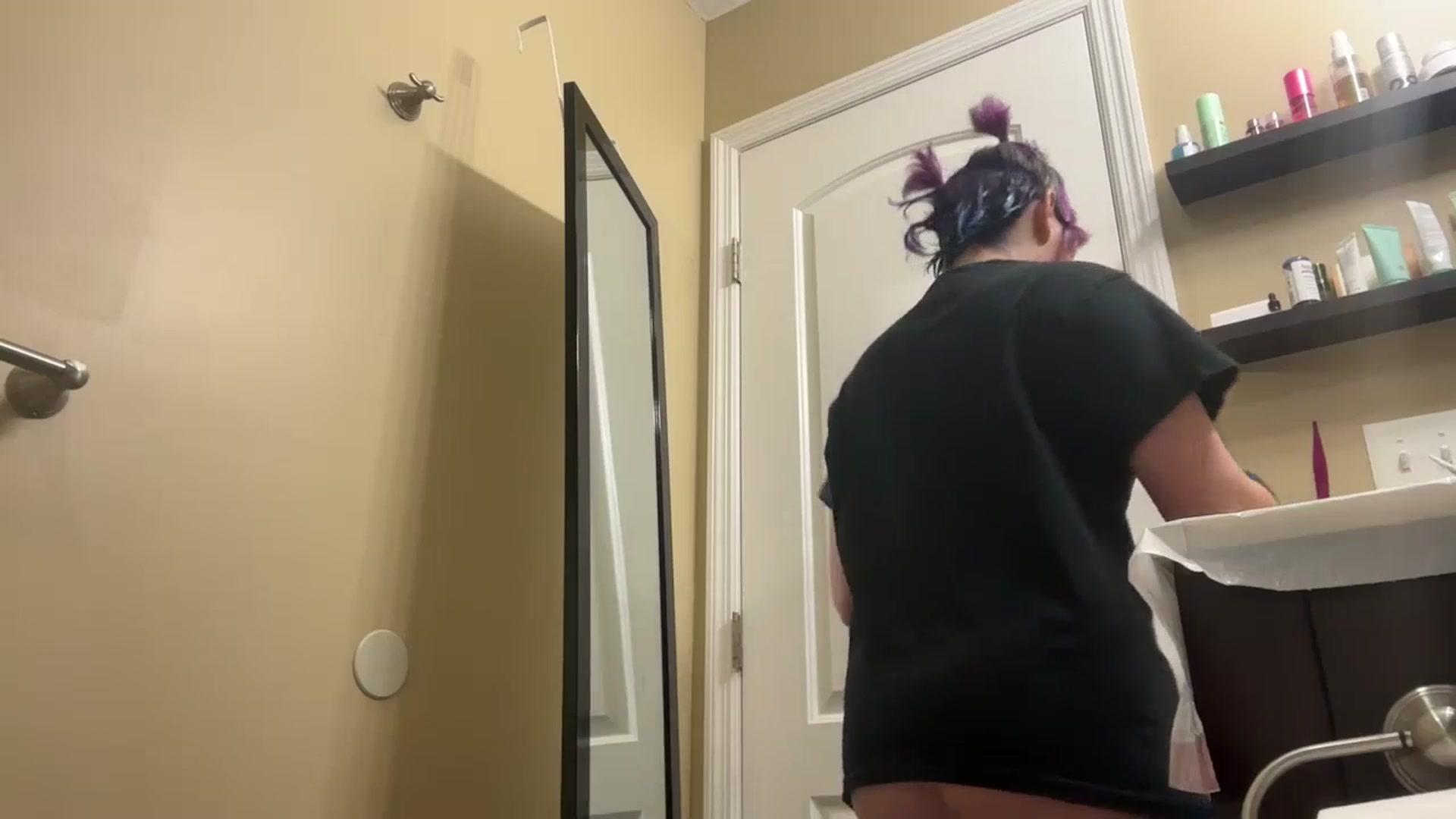 Gallery image thumbnail from CookieCapone's myfreecams stream on, 04/10/2026, 08:14 image 5 of 20