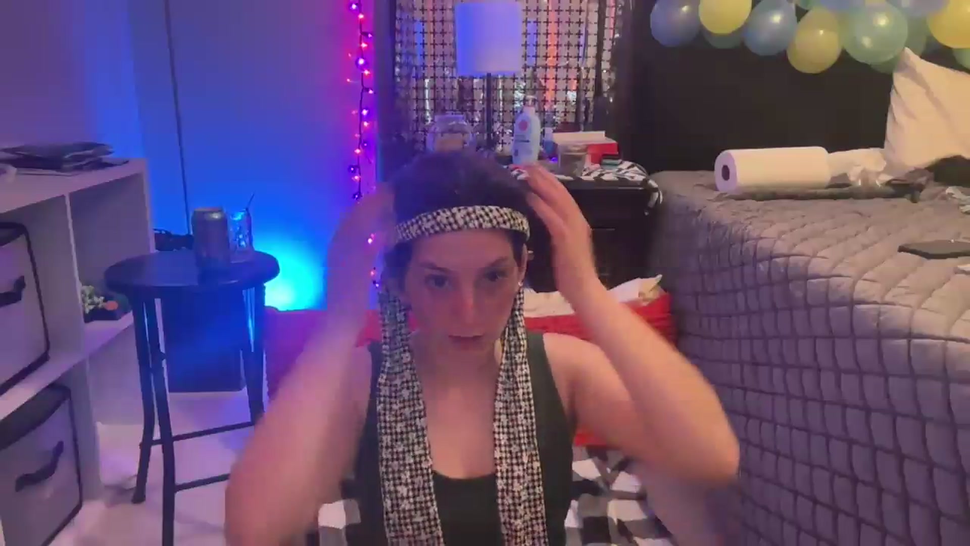 Gallery image thumbnail from CookieCapone's myfreecams stream on, 04/29/2026, 06:53 image 12 of 20