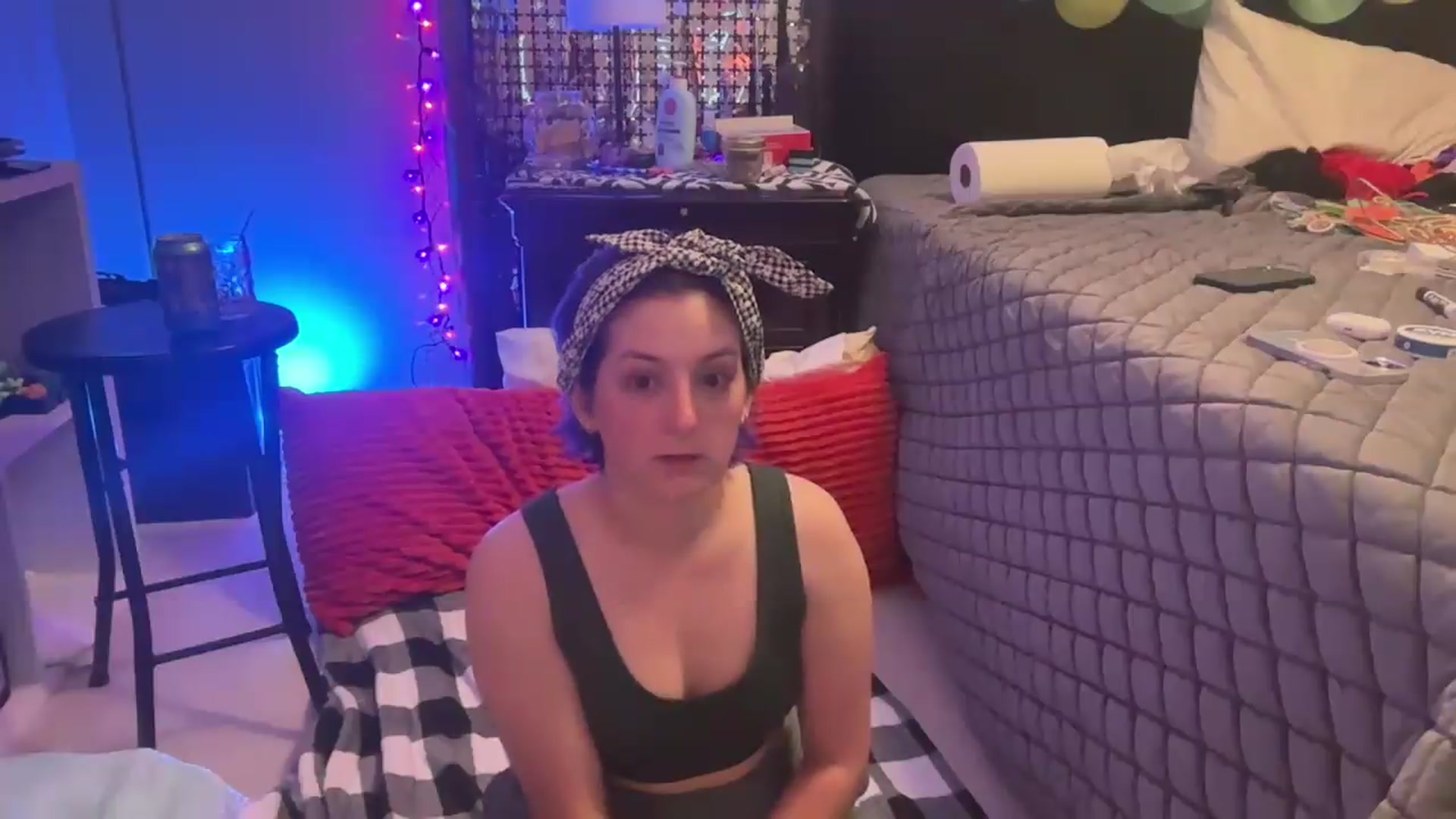 Gallery image thumbnail from CookieCapone's myfreecams stream on, 04/29/2026, 06:53 image 17 of 20