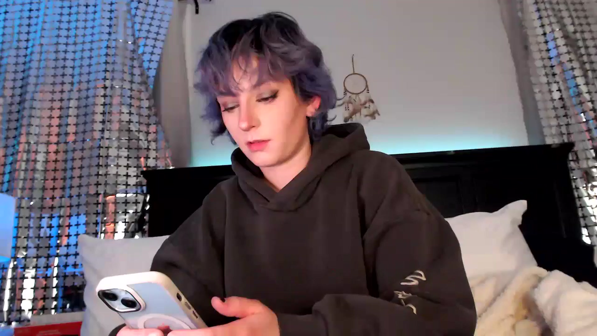 Gallery image thumbnail from CookieCapone's myfreecams stream on, 05/10/2026, 09:11 image 1 of 20
