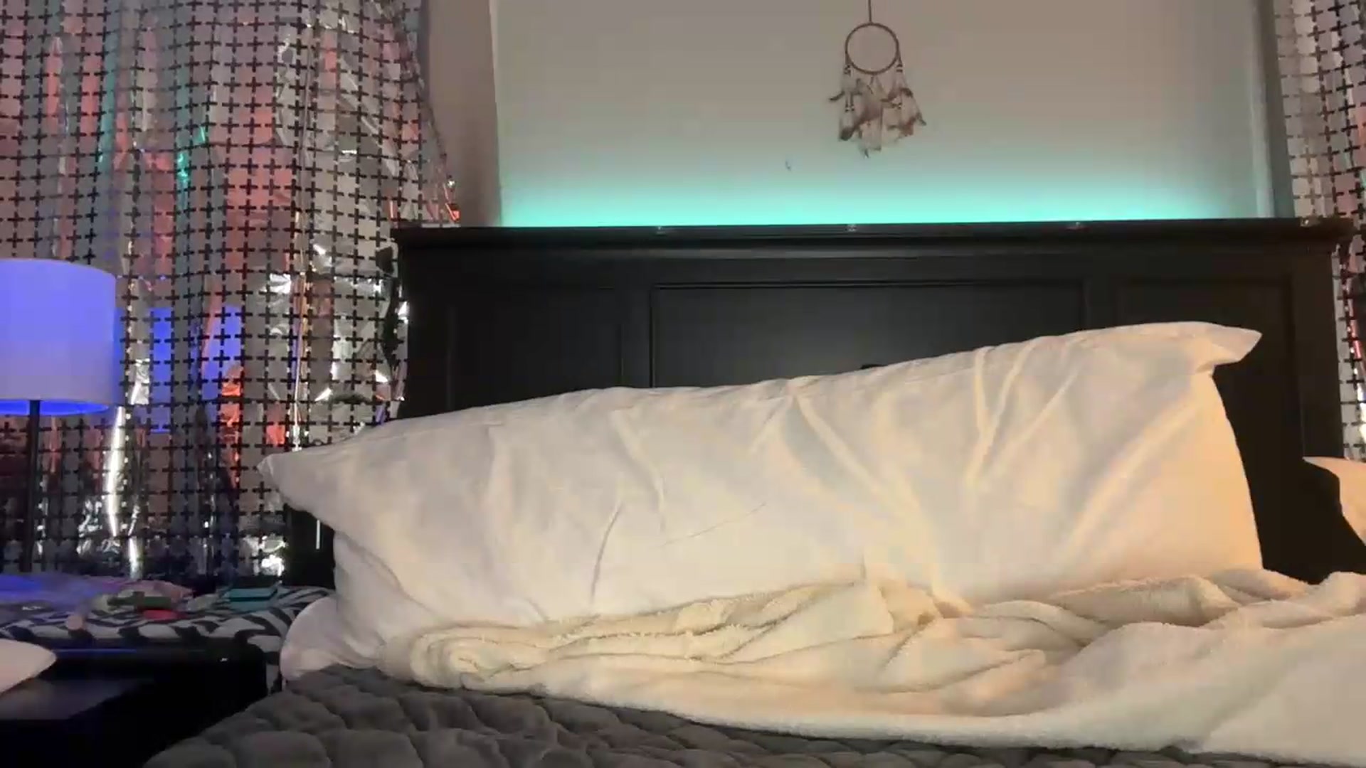 Gallery image thumbnail from CookieCapone's myfreecams stream on, 05/17/2026, 06:39 image 4 of 20