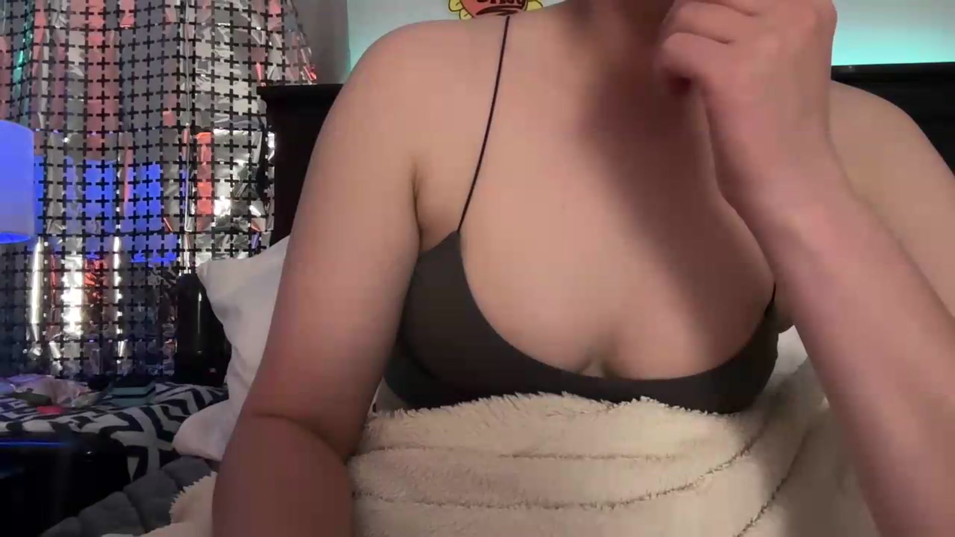 Gallery image thumbnail from CookieCapone's myfreecams stream on, 05/17/2026, 07:09 image 2 of 20