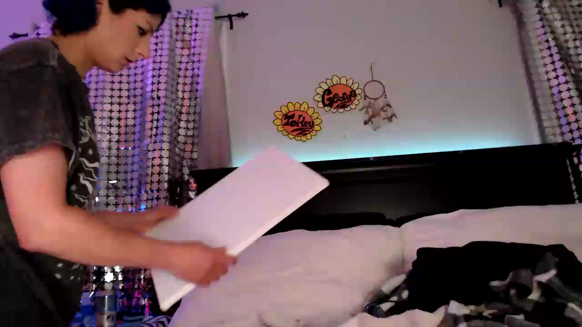 Gallery image thumbnail from CookieCapone's myfreecams stream on, 05/30/2026, 07:09 image 1 of 20