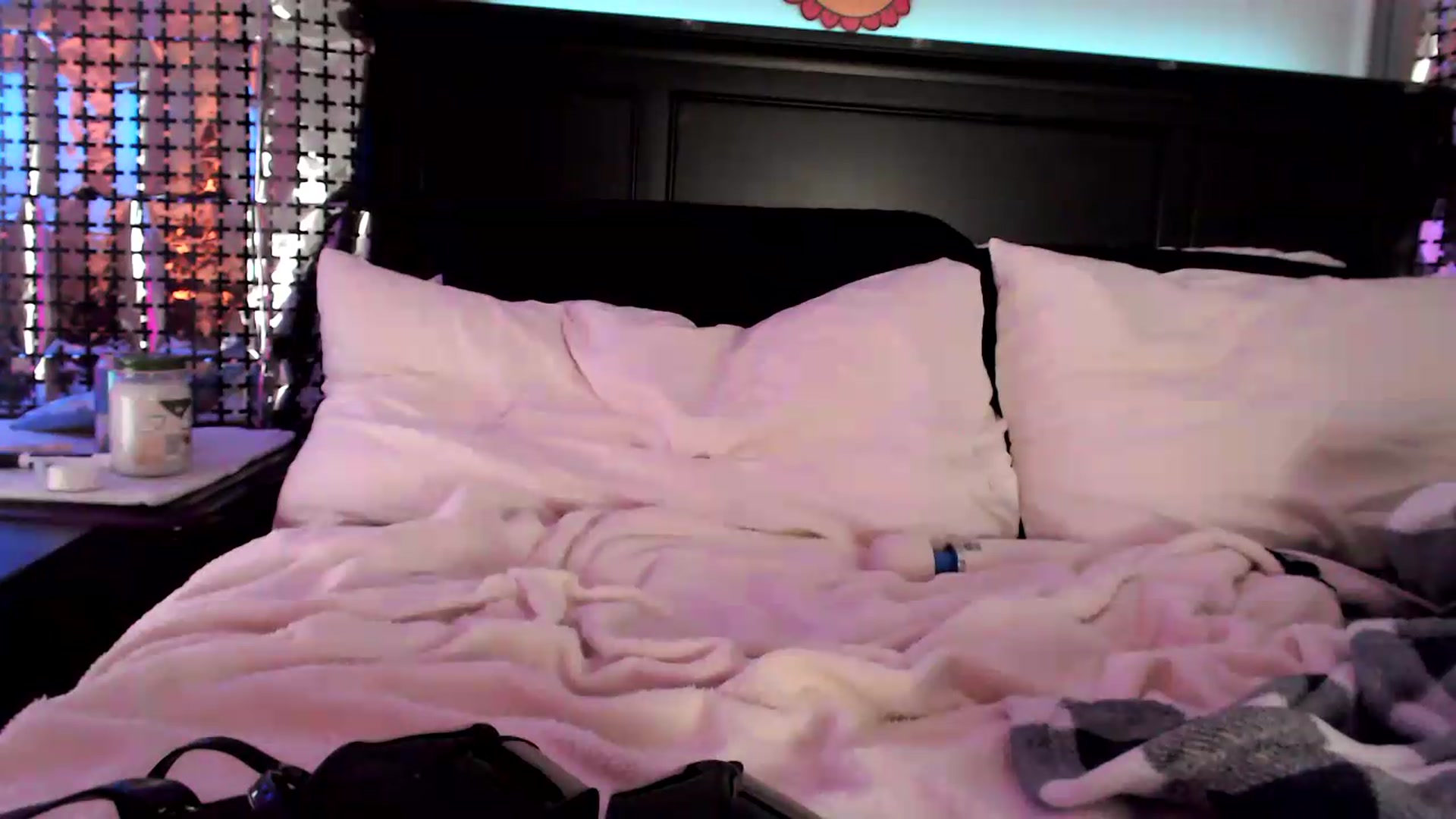 Gallery image thumbnail from CookieCapone's myfreecams stream on, 05/30/2026, 07:49 image 16 of 20